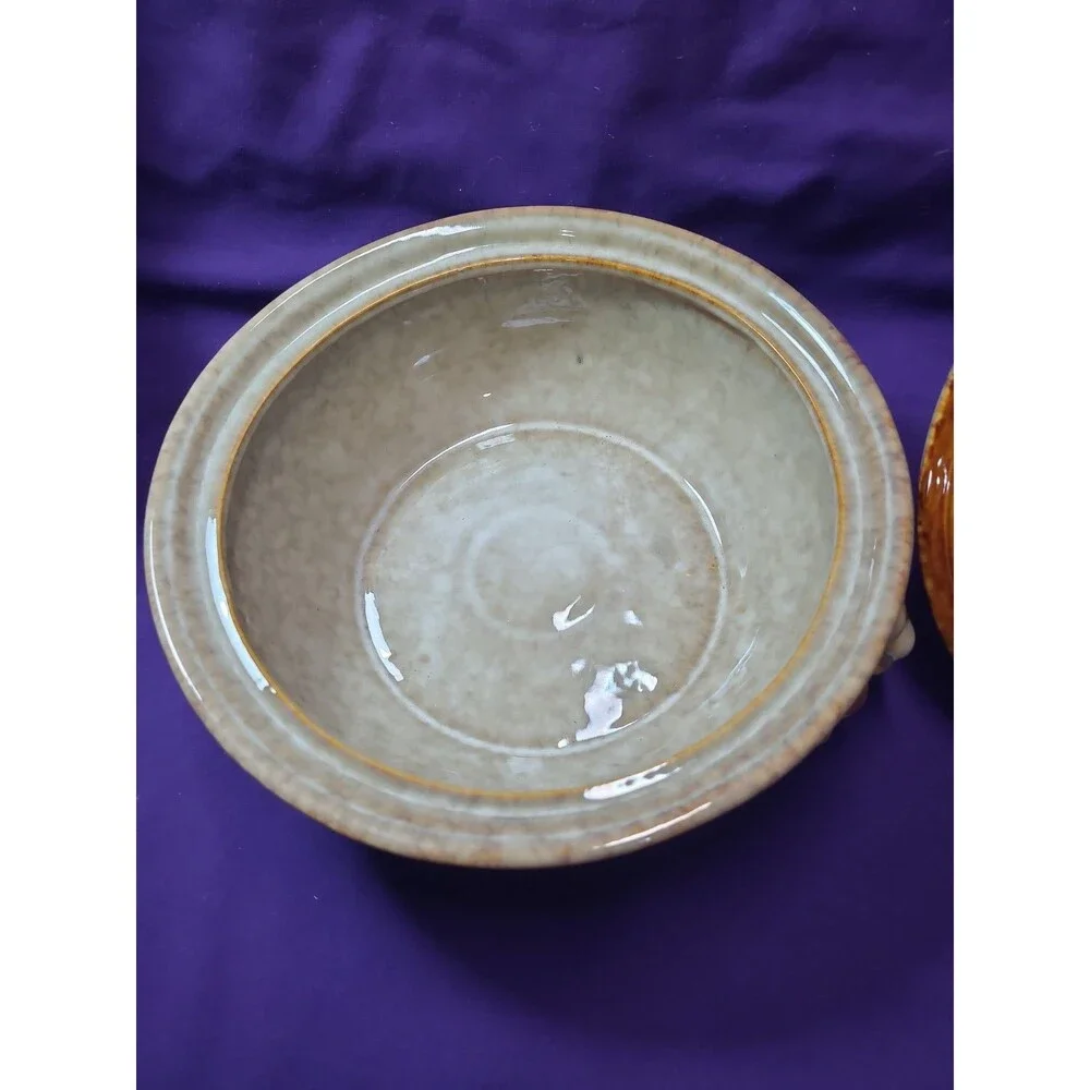 Unmarked this ceramic